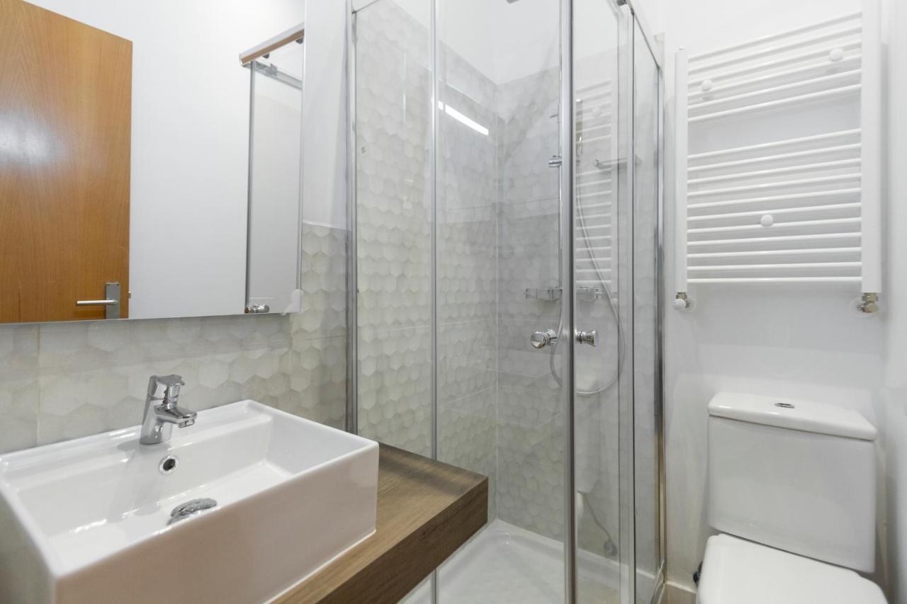 Dobo Homes - Zu84 มาดริด ภายนอก รูปภาพ